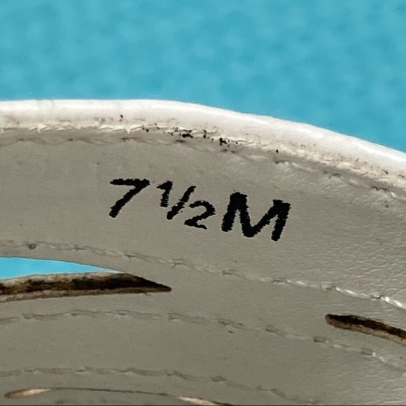 Easy Street Raelyn wedges Womans 7.5 White slides - Picture 8 of 8